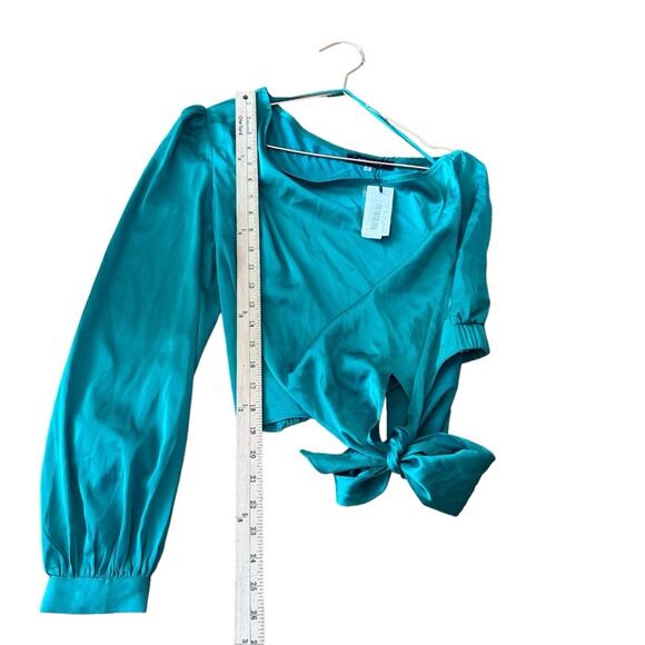 Sugar + Lips green one shoulder silky blouse new with tag size small - Picture 4 of 6